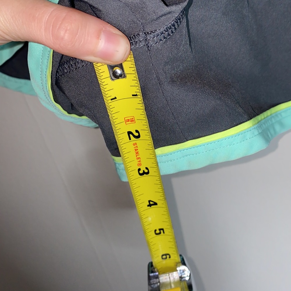 🎱Under Armour athletic shorts! - Picture 5 of 8